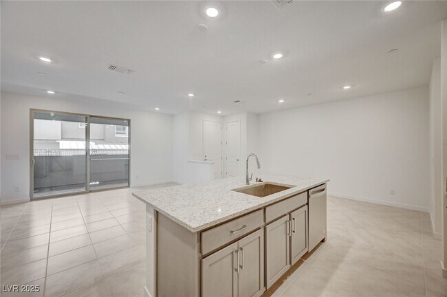 Foto del edificio - 2544 Vandra St