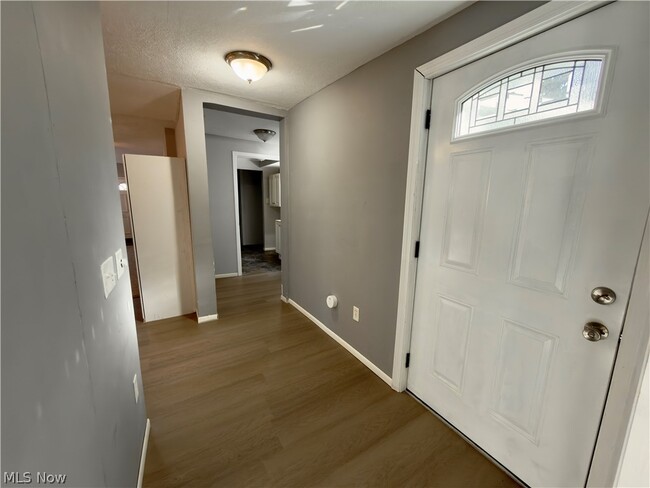 Building Photo - 142 1/2 Beaver Ct