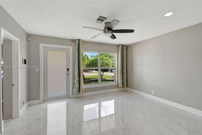 Foto del edificio - 320 NW 51st Ct
