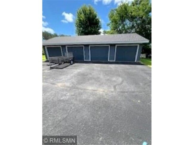 Building Photo - 704 8th St N