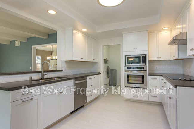 Building Photo - 7128 Almaden Ln
