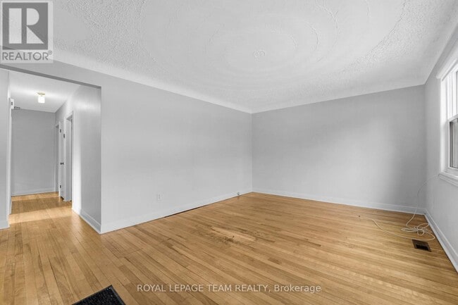 Photo du bâtiment - 1666 Edge Hill Pl