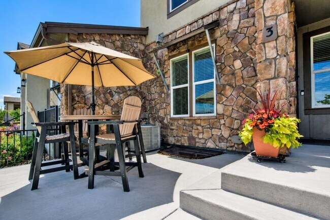 Building Photo - 6245 Vernazza Way