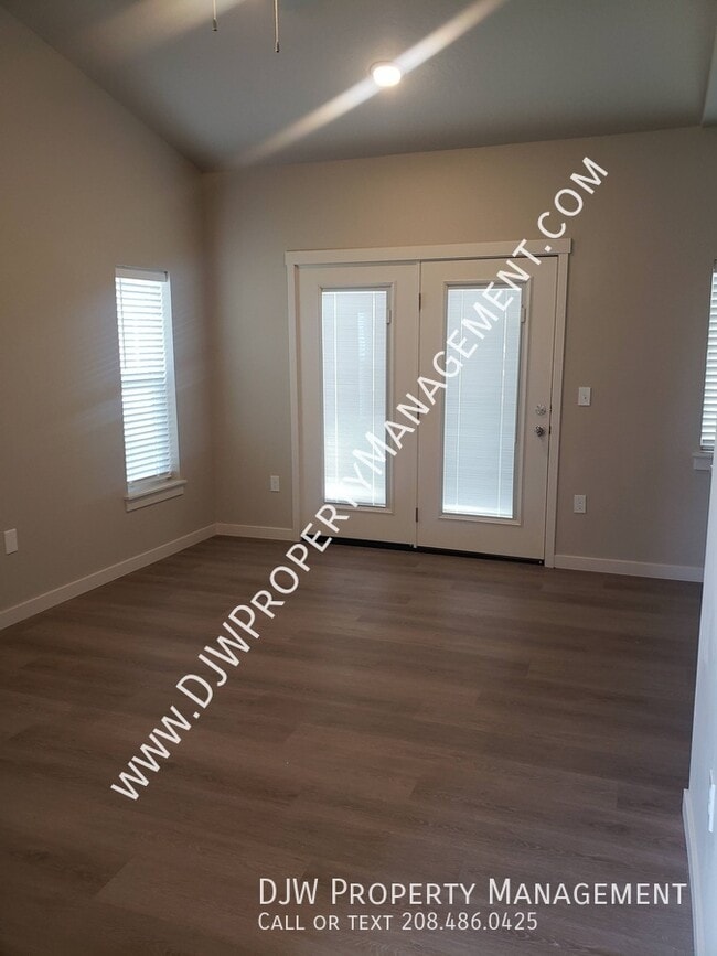 Building Photo - 608 N 44th St