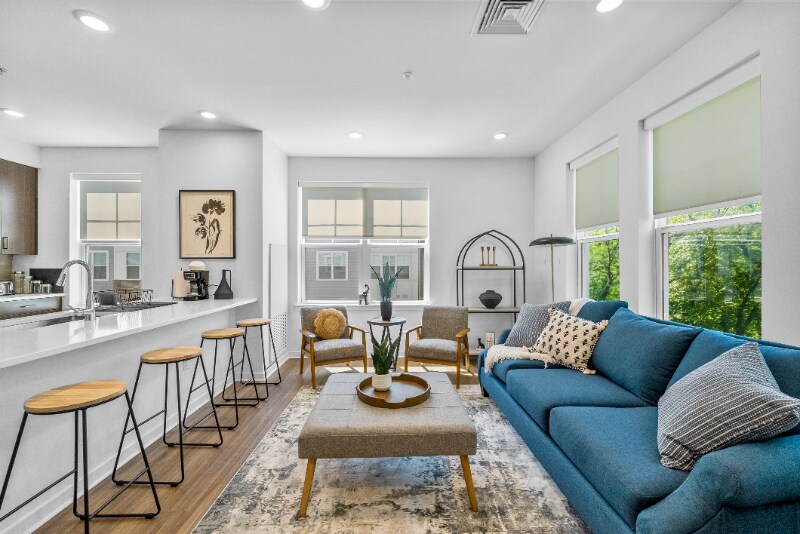 Foto principal - 3000 Schindler Ct