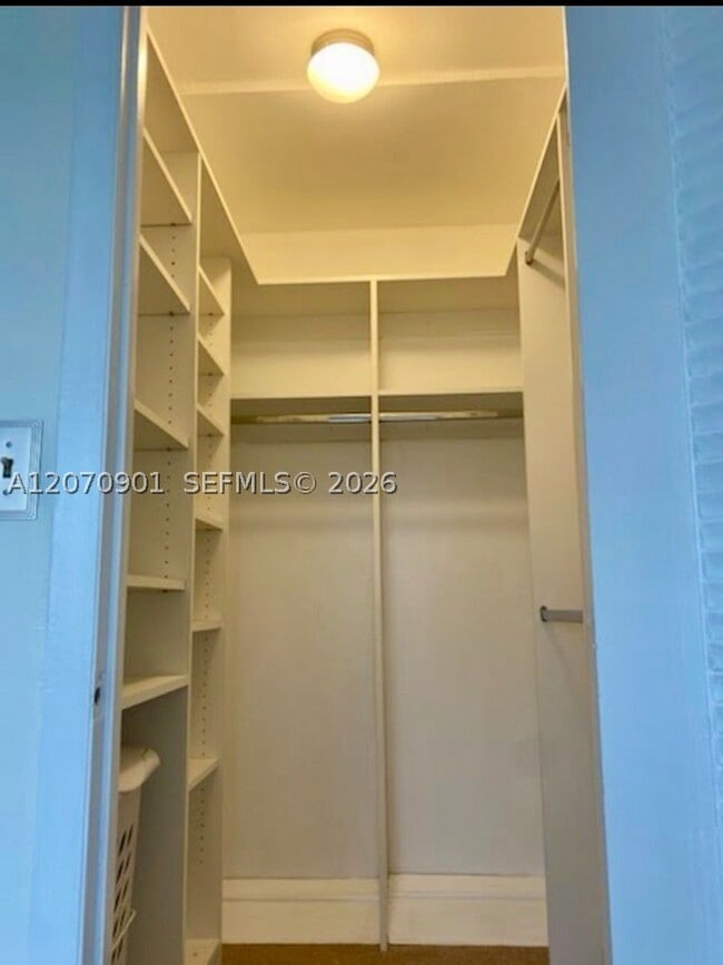 Building Photo - 111 Golden Isles Dr