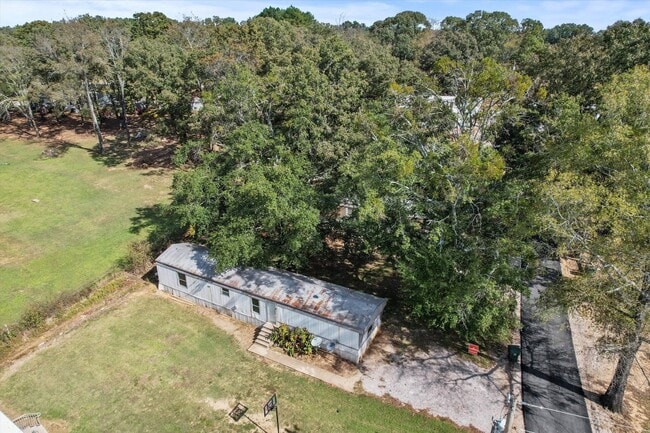 Building Photo - Beautifully Updated 3BR/2BA Trailer in Muscle Shoals – Quiet Country Living