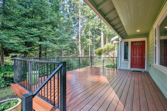 Foto del edificio - Private Beach Access Comes with This Lovely Freeland Home!