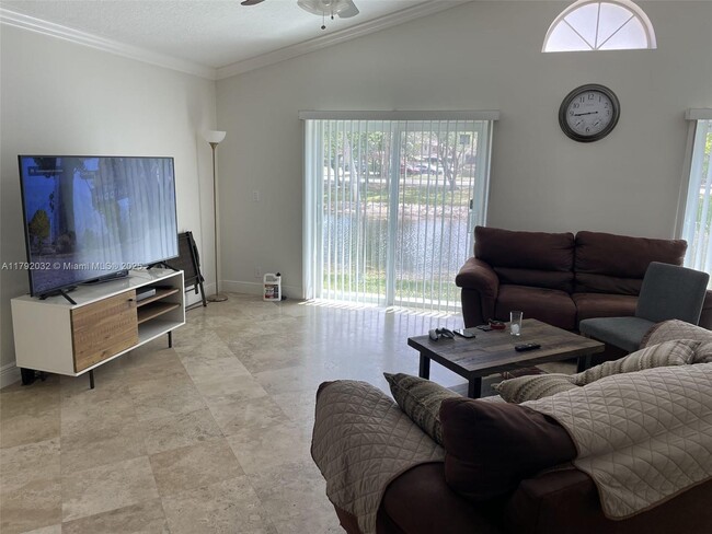 Foto del edificio - 3790 NW 23rd Pl