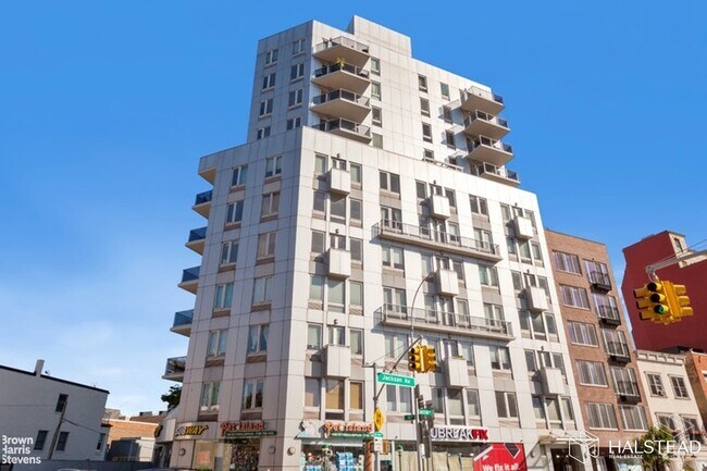 Building Photo - 10-50-50 Jackson Ave