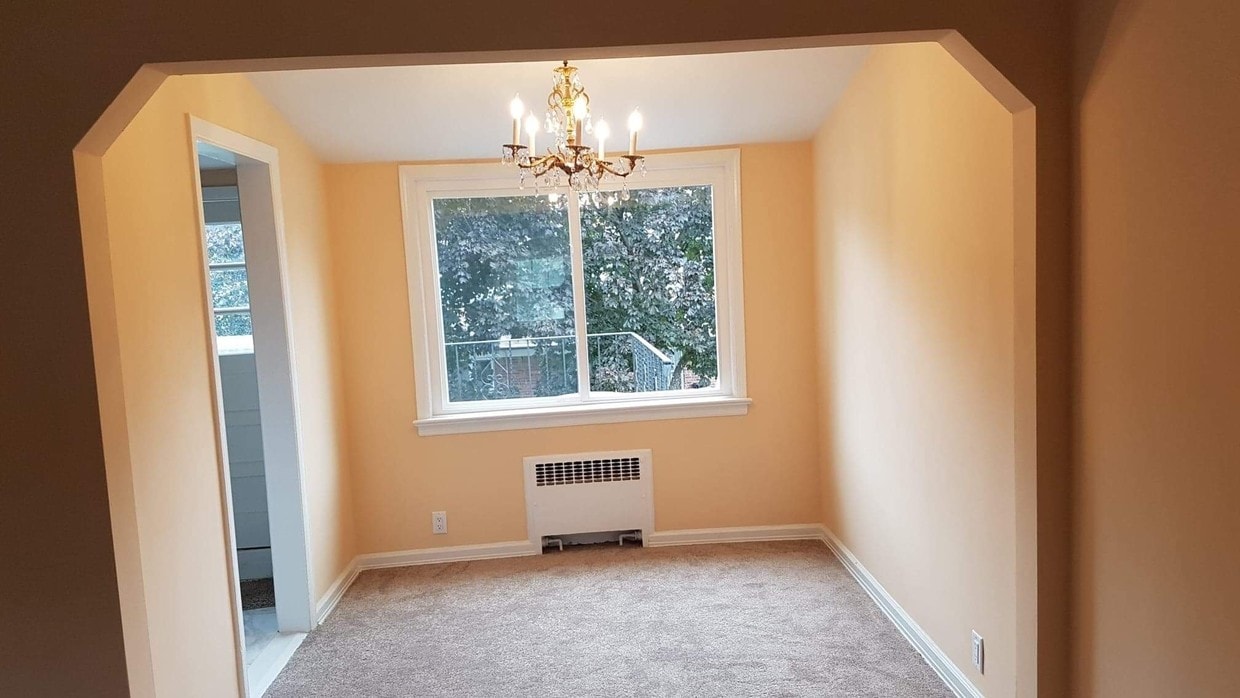 Dinning - 211 E Maujer St
