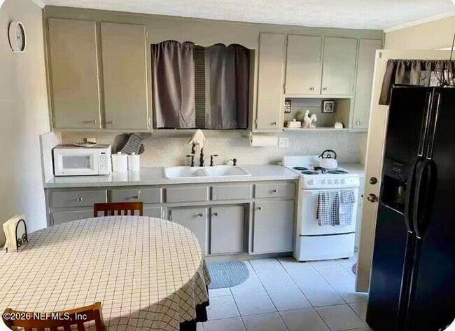 Foto del edificio - 4808 Lawnview St