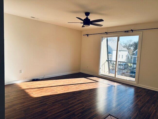 Foto del edificio - 6734 W Dakin St