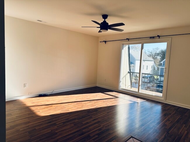 Building Photo - 6734 W Dakin St