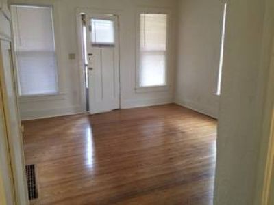 Foto del edificio - 718 N Underhill St