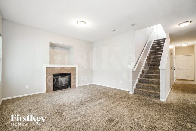 Foto del edificio - 4032 Summerstone Dr