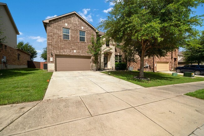 Foto del edificio - Immaculate Home in the Coveted Fairway Rid...
