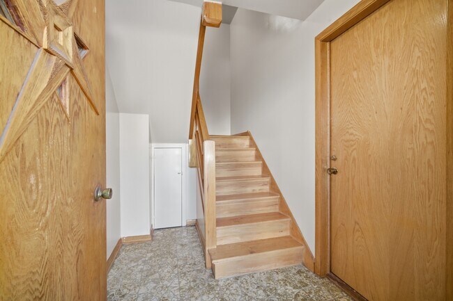 Foto del edificio - 8645 W Summerdale Ave