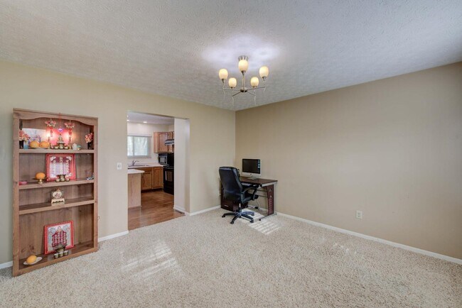 Building Photo - 7805 Clearwater Ct