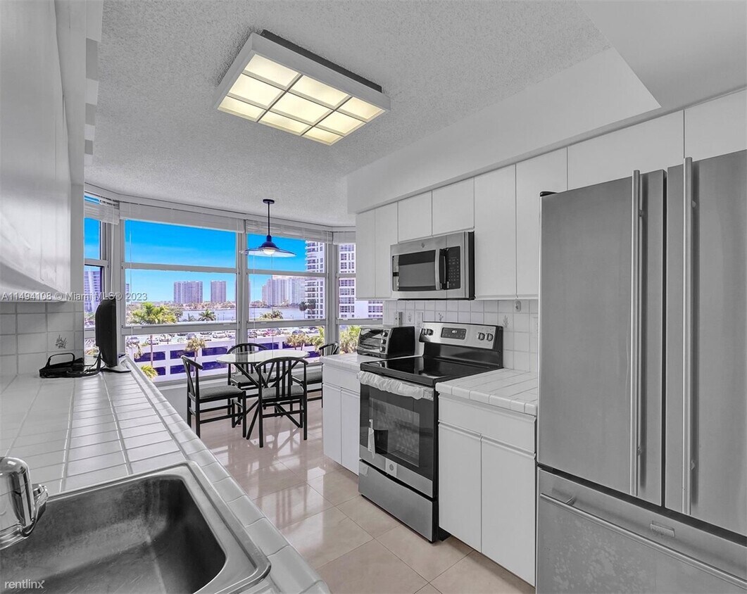 Primary Photo - 3 br, 3 bath House - 3500 Mystic Pointe Dr...