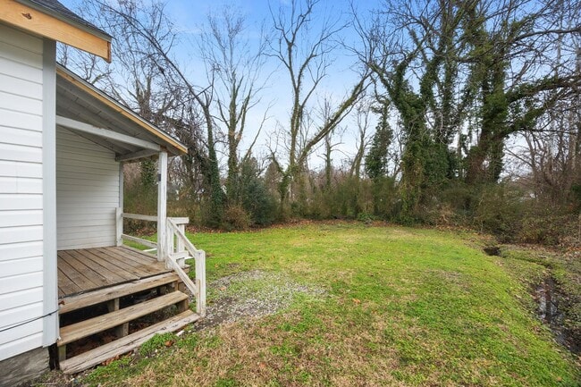 Building Photo - Two bedroom home!