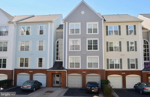 Primary Photo - 279 S Pickett St