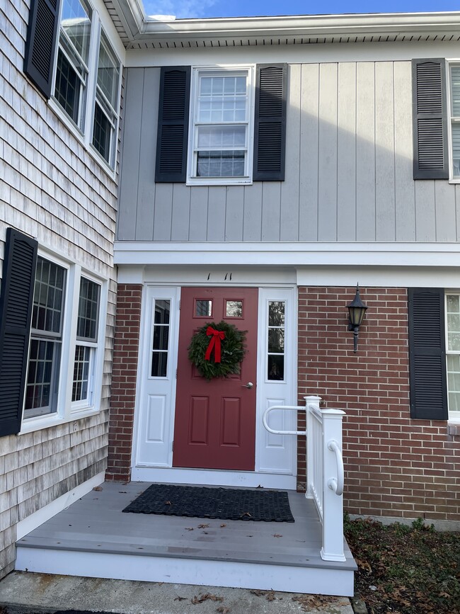 Entry way - 5 Highview Dr