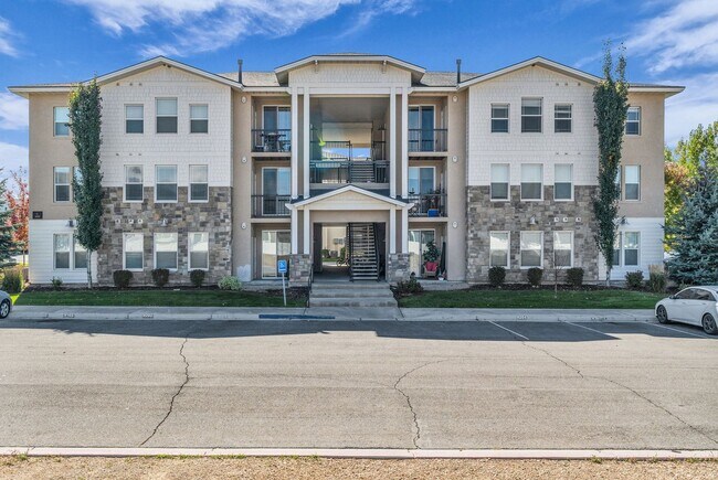 Foto del edificio - Heber Ranch Landing Condo