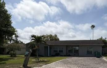 Building Photo - 3386 Honeysuckle Rd