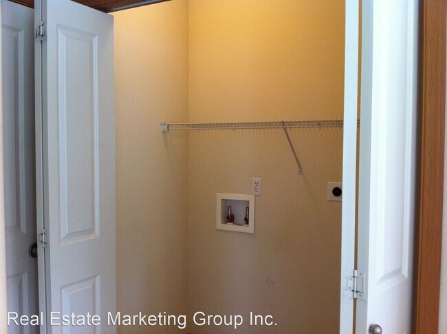 Building Photo - 4 br, 3.5 bath House - 238 Mitchell Lane