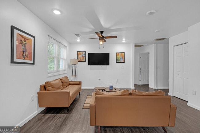 Foto del edificio - 2533 Godfrey Dr NW