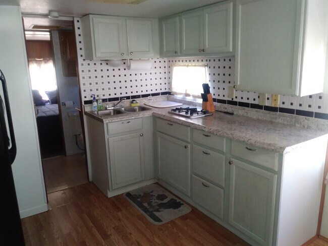 Building Photo - 3701 Baynard Dr