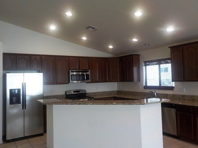 Foto del edificio - 369 W Woodward St