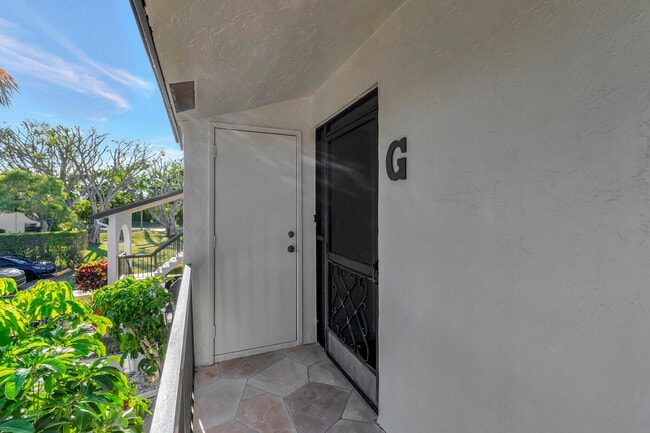 Building Photo - 5943 Areca Palm Ct