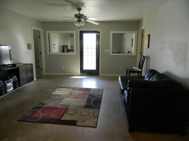 Foto del edificio - 2 Bedroom, 2 Bathroom Home – Low Maintenan...