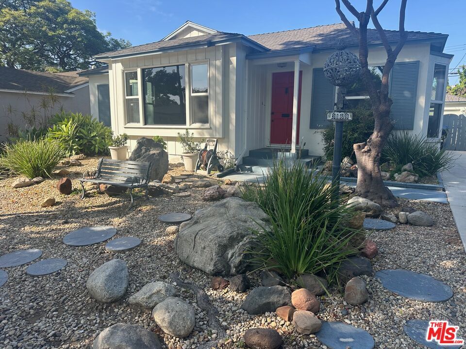 Foto principal - 3169 S Bentley Ave