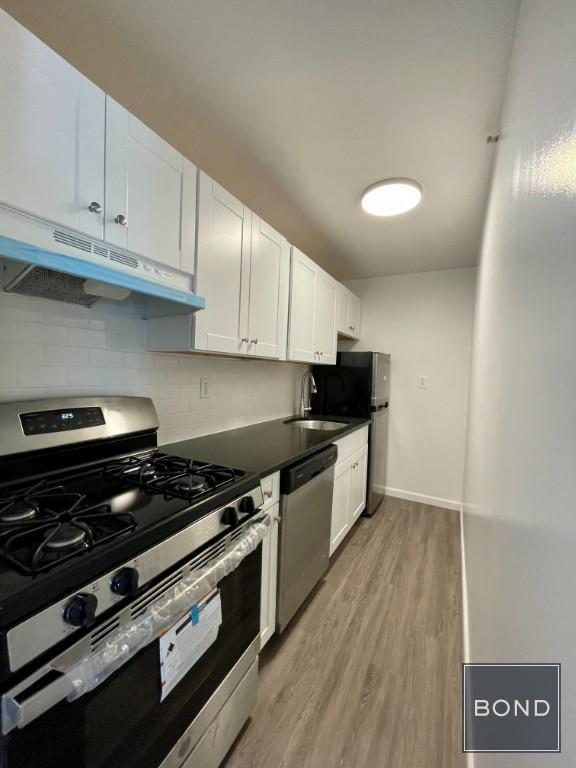 Foto del edificio - 22-30 Marble Hill Ave-