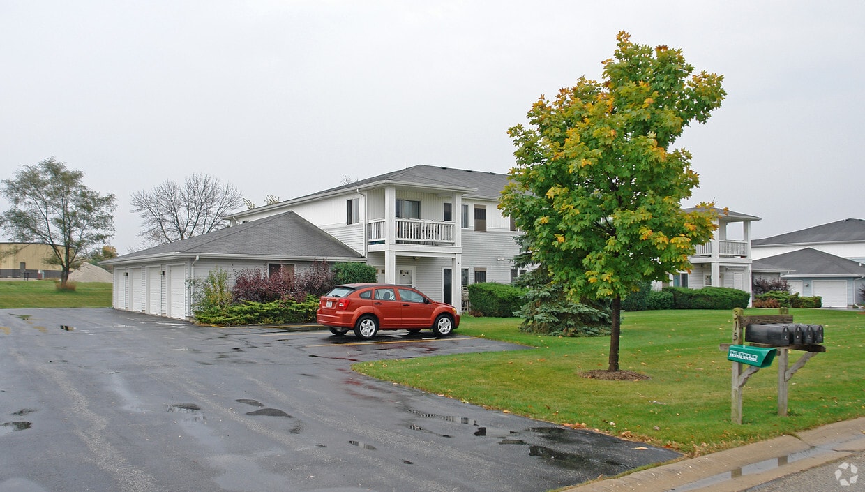 315 5th St, Waterford, WI 53185 Apartments in Waterford, WI