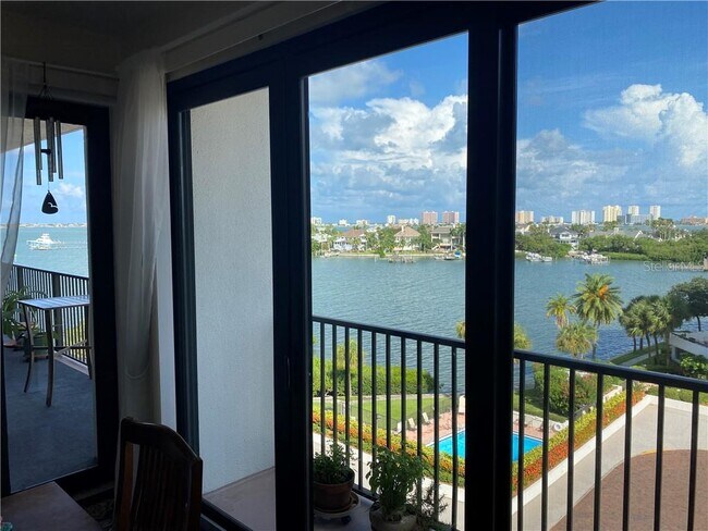 Foto del edificio - 6 Belleview Blvd