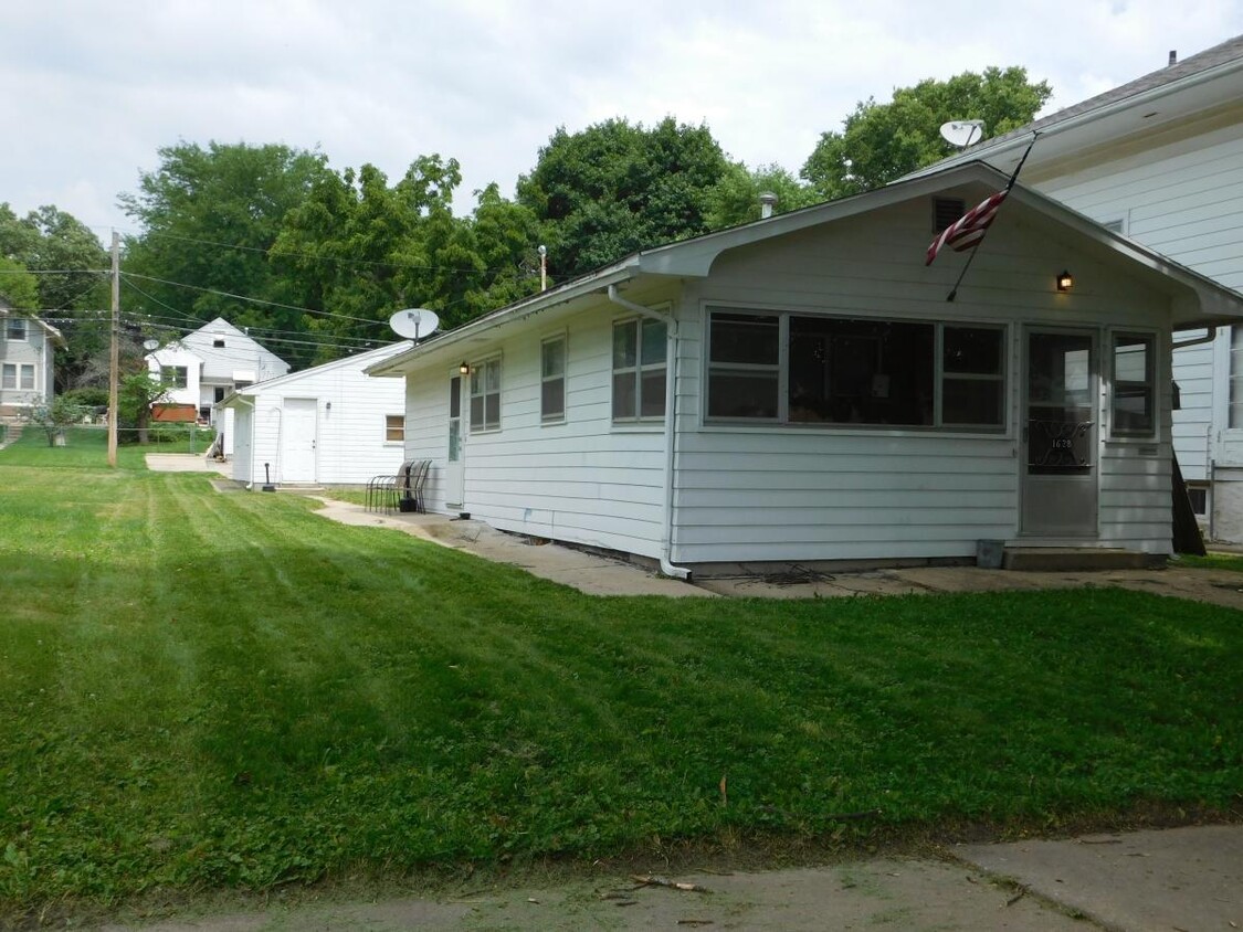 1628 B Ave NW, Cedar Rapids, IA 52405 - House Rental In Cedar Rapids ...