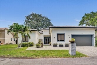 Building Photo - 3909 SW 54th St