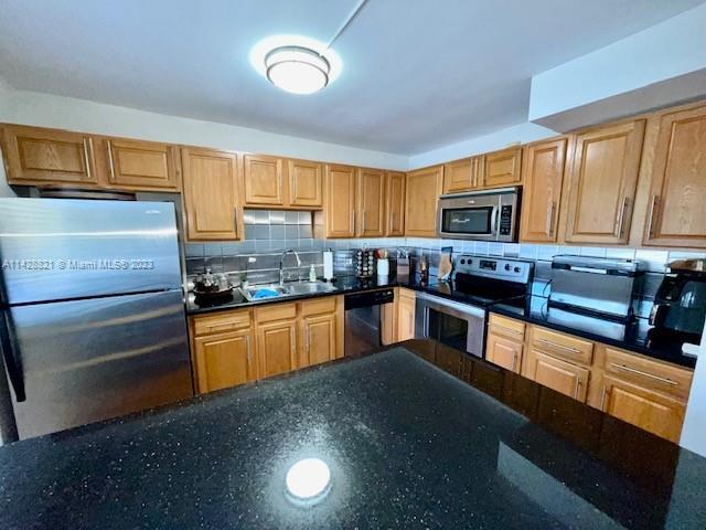 Building Photo - 434 Lakeview Dr