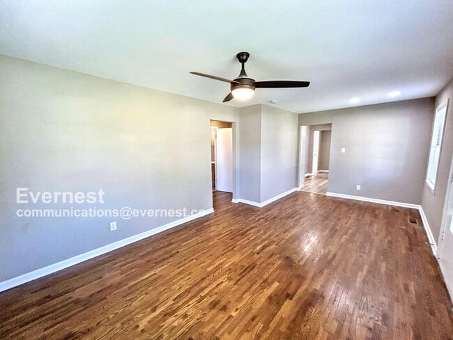 Foto del edificio - 1029 Edgewood Dr