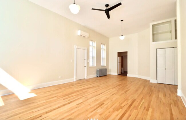 Foto del edificio - 1318 W Erie St