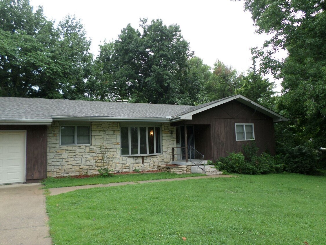 Foto principal - House on Browning available soon