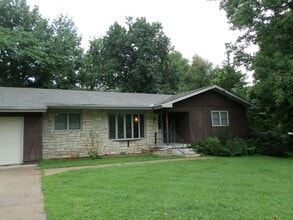 Building Photo - 2211 Browning Ave