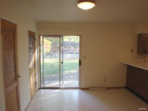 Building Photo - 410 Parkview Dr