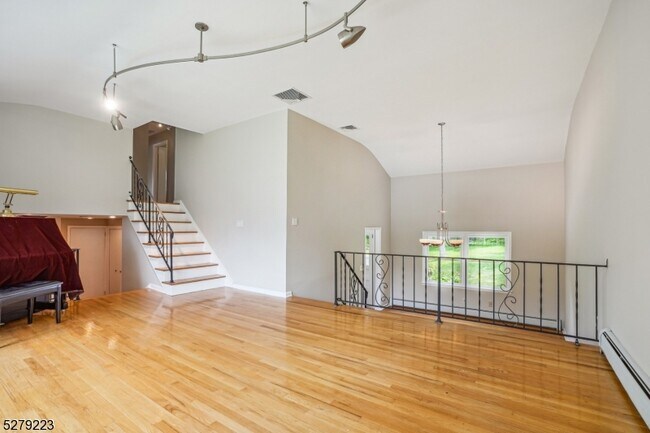 Foto del edificio - 126 Sagamore Dr