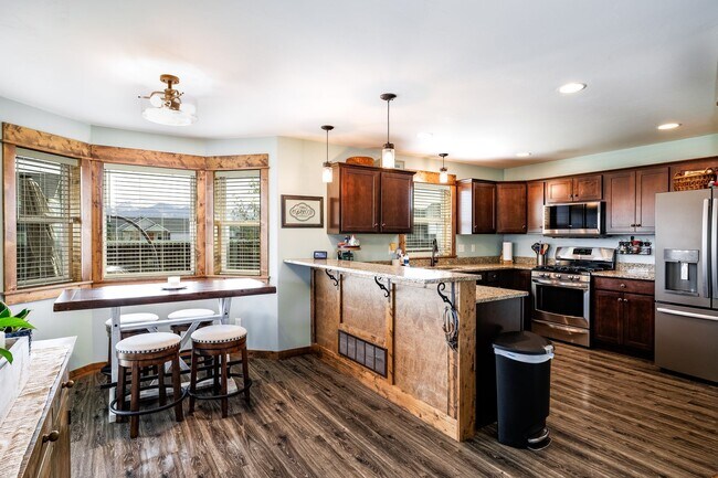 Foto del edificio - Beautiful home in Ryen Glenn with Fantasti...