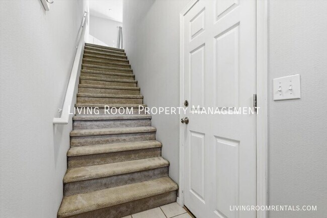 Building Photo - 15578 SW Black Quartz St